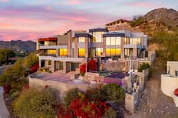 Cielo Panoramic City Views • Modern Infinity Pool