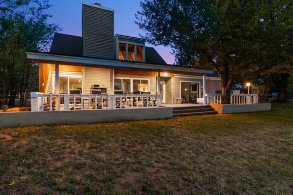 Moonlit Lodge-Luxury 4BR with Golf Course Views w/ Hot Tub