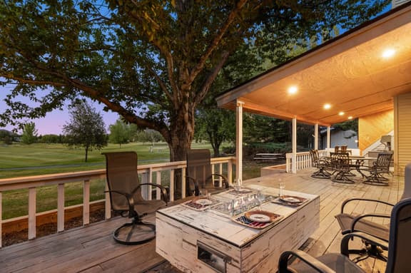 Moonlit Lodge-Luxury 4BR with Golf Course Views w/ Hot Tub