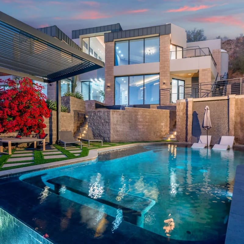 Cielo Panoramic City Views • Modern Infinity Pool
